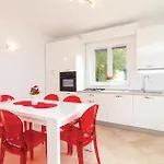 Two-bedroom In Ratac Апартаменты
