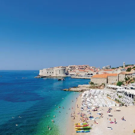 Two-bedroom In Ratac דירה *