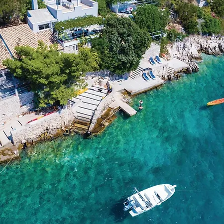 Two-bedroom In Ratac דירה *